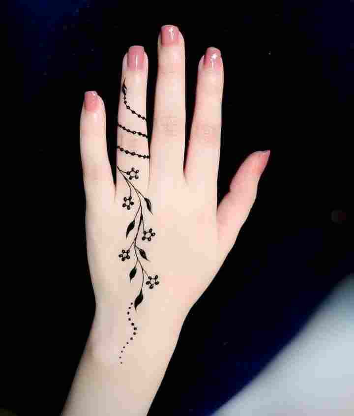 صور رسومات حنة لليد بسيطة